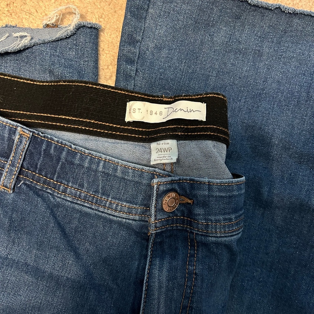 Bell bottom jeans by Cato 24WP